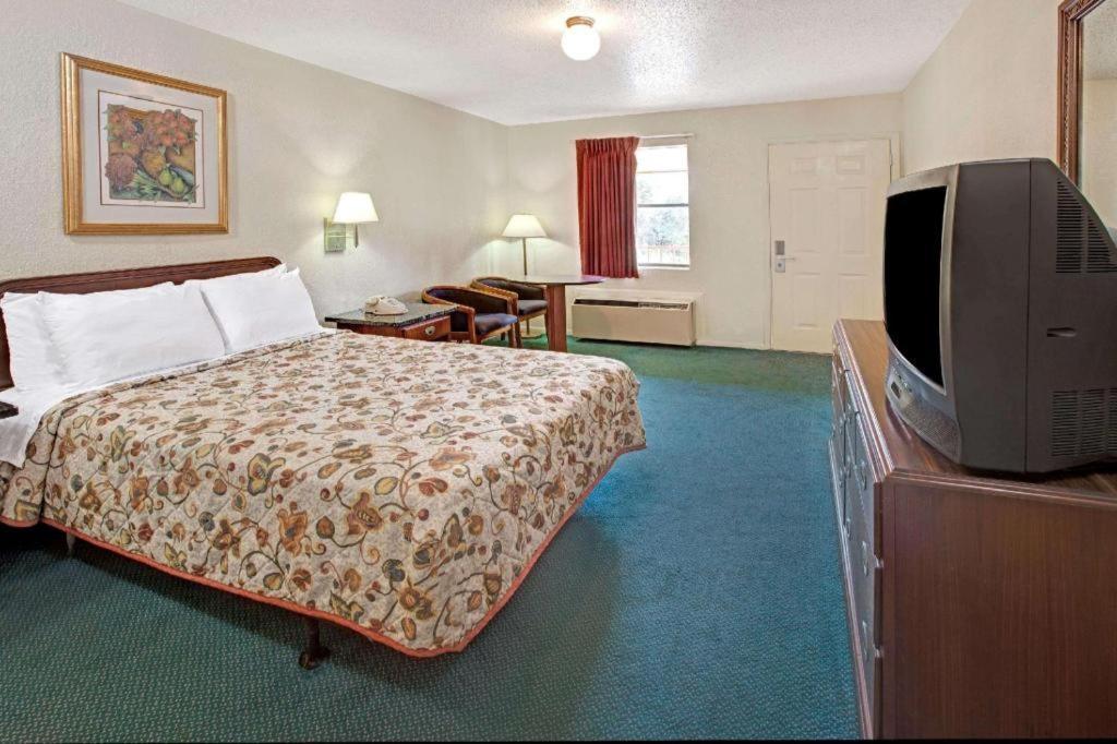 Knights Inn South Houston Tx Екстер'єр фото