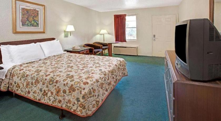 Knights Inn South Houston Tx Екстер'єр фото